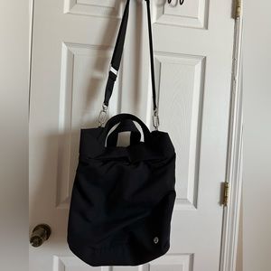 Lululemon - on my level bag